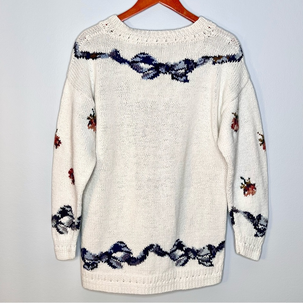 Express vintage coquette White V-Neck Sweater with Floral Pattern - Picture 2 of 13